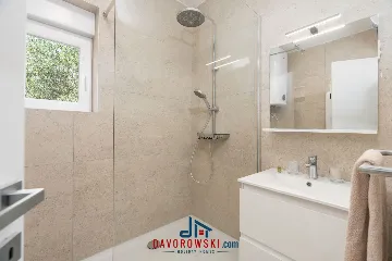 Modern Sea-View Apartment in Novalja for Up to 4