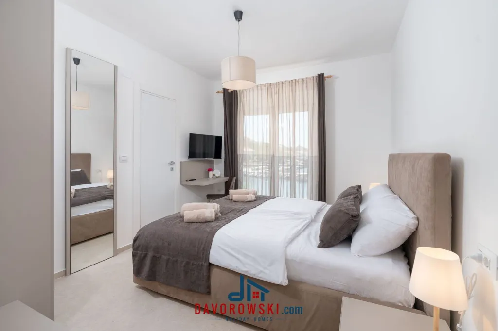 Modern Sea-View Apartment in Novalja for Up to 4