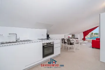 Sea-View Apartment in Lun, Island of Pag (Sleeps 4)