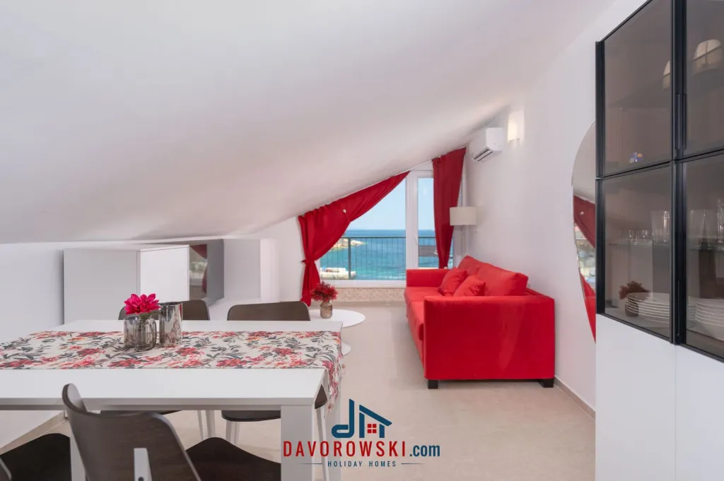 Sea-View Apartment in Lun, Island of Pag (Sleeps 4)