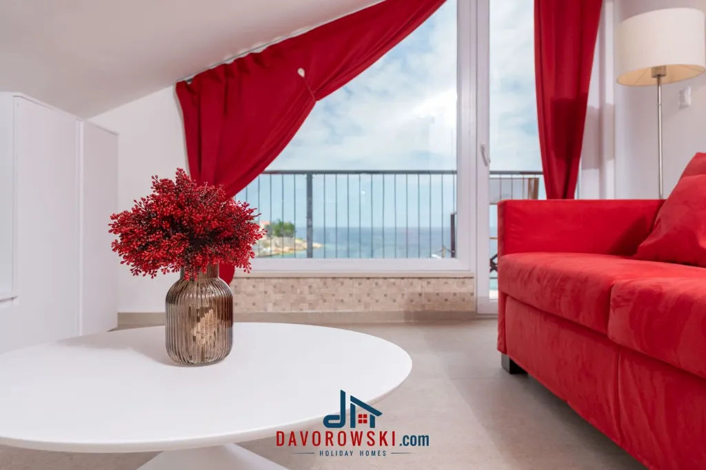 Sea-View Apartment in Lun, Island of Pag (Sleeps 4)