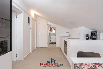 Sea-View Apartment in Lun, Island of Pag (Sleeps 4)