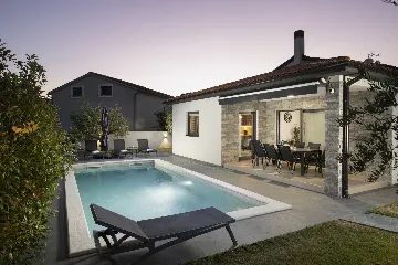 3-Bedroom Villa in Juršići for Up to 8 Guests