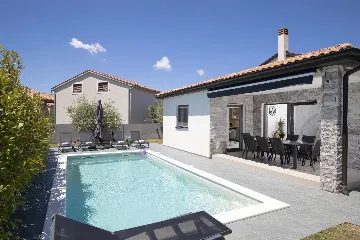 3-Bedroom Villa in Juršići for Up to 8 Guests