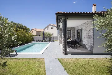 3-Bedroom Villa in Juršići for Up to 8 Guests