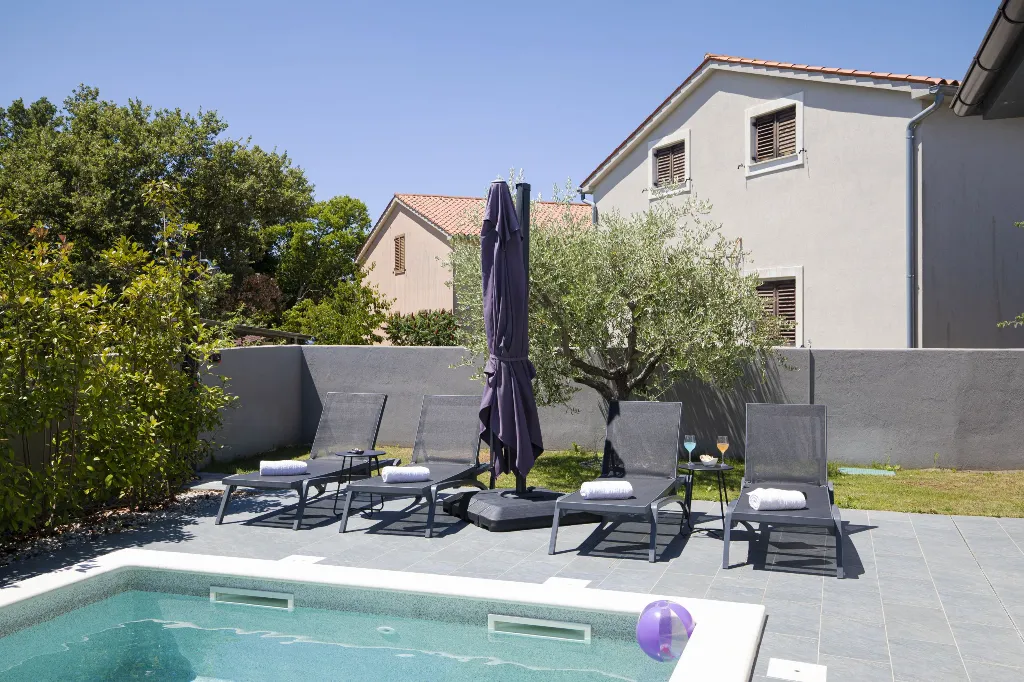 3-Bedroom Villa in Juršići for Up to 8 Guests