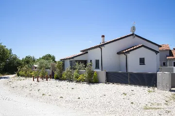 3-Bedroom Villa in Juršići for Up to 8 Guests