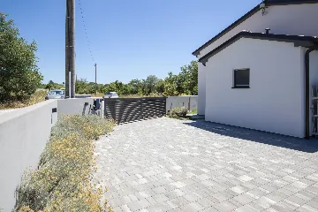 3-Bedroom Villa in Juršići for Up to 8 Guests