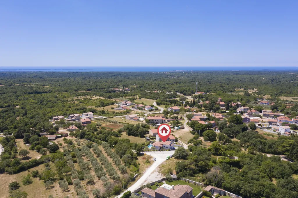 3-Bedroom Villa in Juršići for Up to 8 Guests