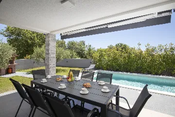 3-Bedroom Villa in Juršići for Up to 8 Guests