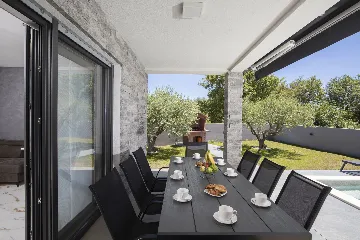 3-Bedroom Villa in Juršići for Up to 8 Guests