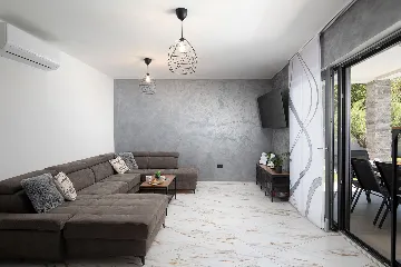 3-Bedroom Villa in Juršići for Up to 8 Guests