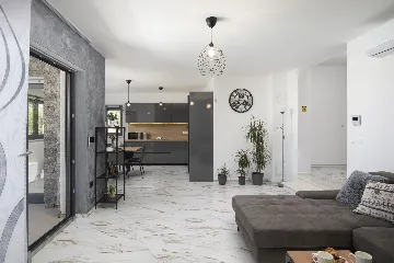 3-Bedroom Villa in Juršići for Up to 8 Guests