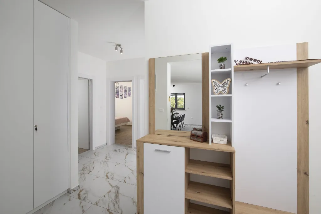 3-Bedroom Villa in Juršići for Up to 8 Guests