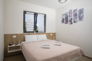 3-Bedroom Villa in Juršići for Up to 8 Guests