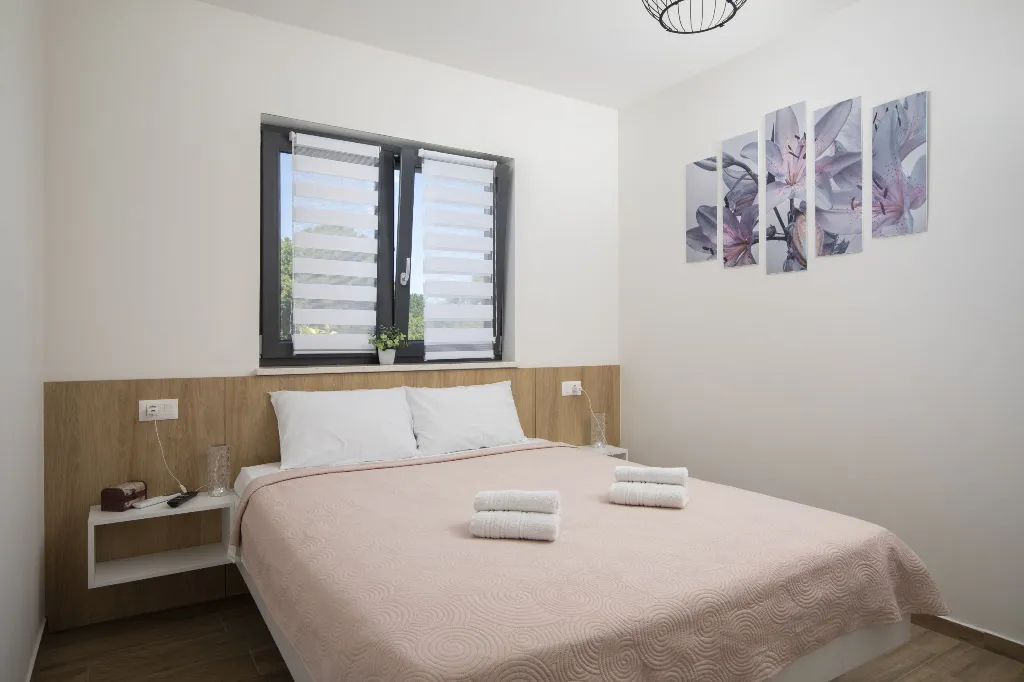 3-Bedroom Villa in Juršići for Up to 8 Guests
