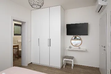 3-Bedroom Villa in Juršići for Up to 8 Guests