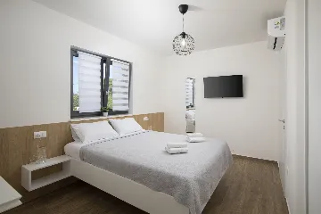 3-Bedroom Villa in Juršići for Up to 8 Guests