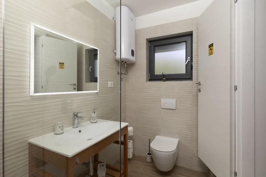 3-Bedroom Villa in Juršići for Up to 8 Guests