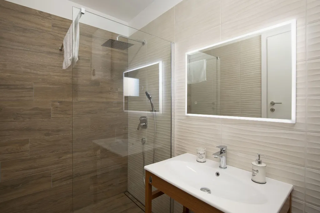 3-Bedroom Villa in Juršići for Up to 8 Guests
