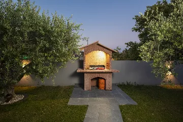 3-Bedroom Villa in Juršići for Up to 8 Guests