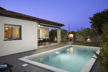 3-Bedroom Villa in Juršići for Up to 8 Guests