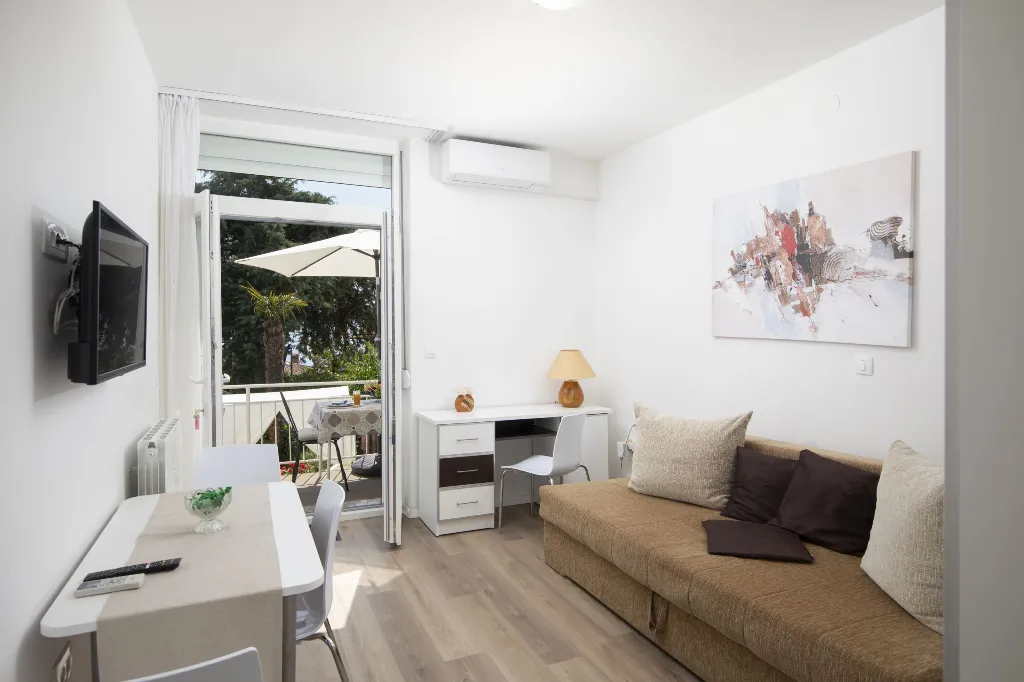 Apartment in Ika for 4 Guests with Sea-View Terrace