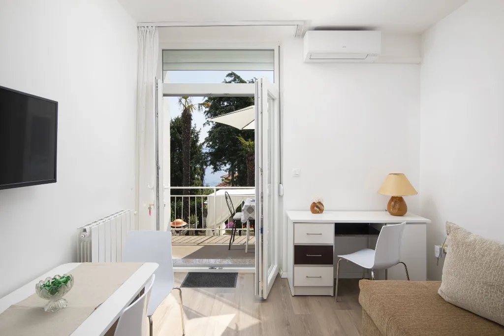 Apartment in Ika for 4 Guests with Sea-View Terrace
