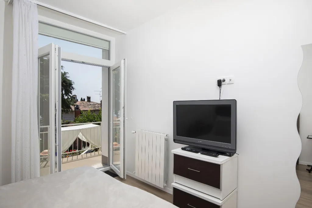 Apartment in Ika for 4 Guests with Sea-View Terrace