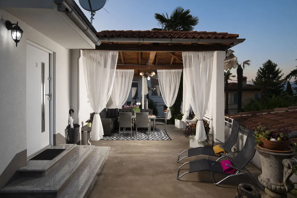 Apartment in Ika for 4 Guests with Sea-View Terrace