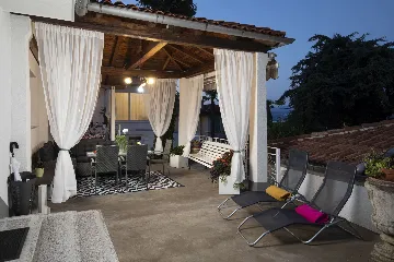 Apartment in Ika for 4 Guests with Sea-View Terrace