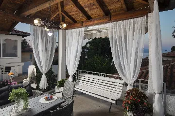 Apartment in Ika for 4 Guests with Sea-View Terrace