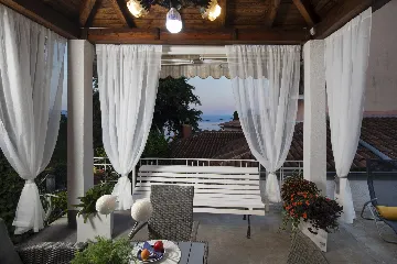 Apartment in Ika for 4 Guests with Sea-View Terrace