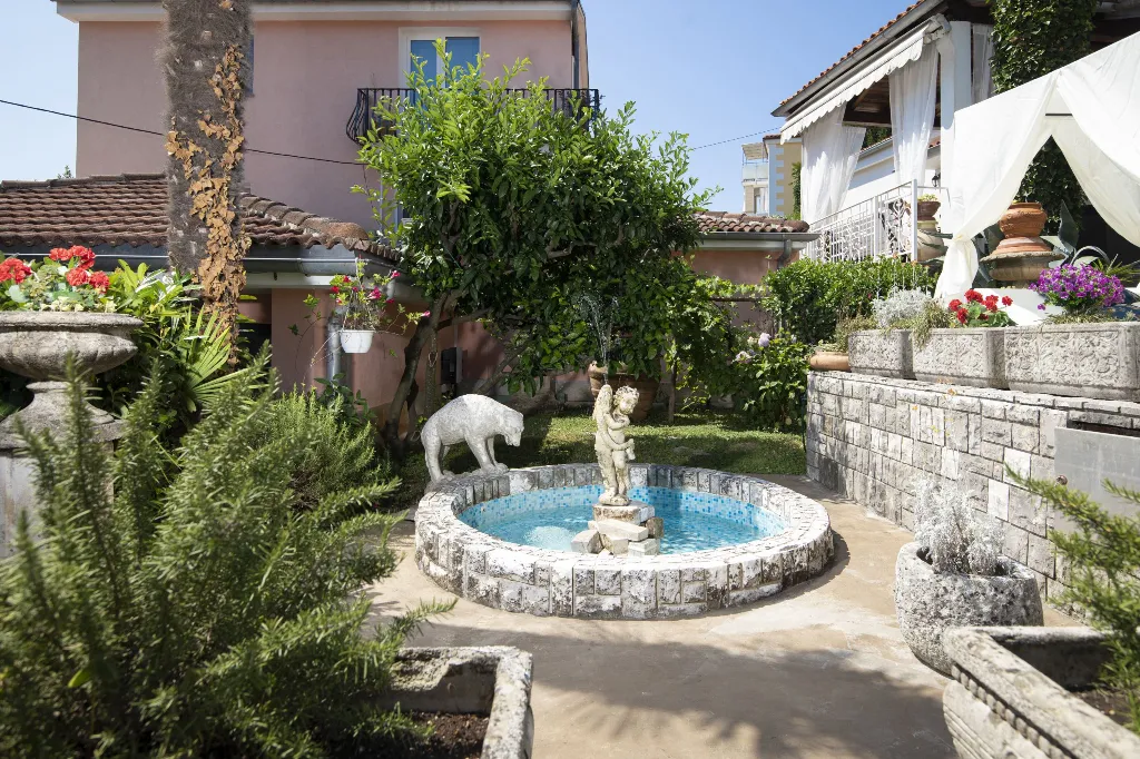 Apartment in Ika for 4 Guests with Sea-View Terrace