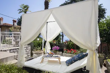 Apartment in Ika for 4 Guests with Sea-View Terrace