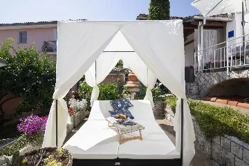 Apartment in Ika for 4 Guests with Sea-View Terrace