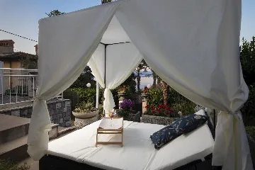 Apartment in Ika for 4 Guests with Sea-View Terrace