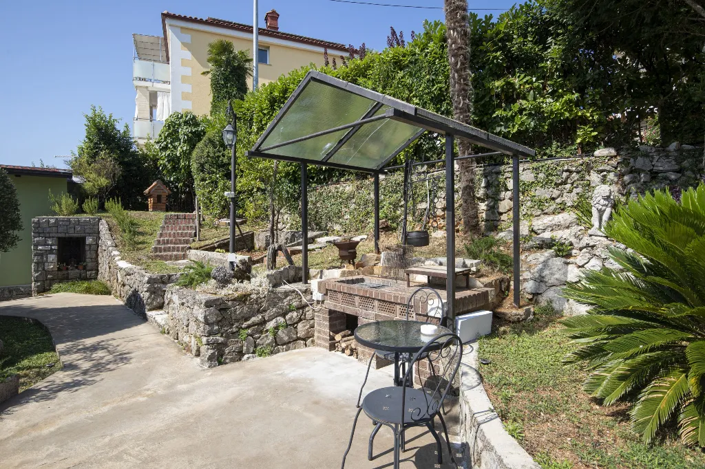Studio Apartment in Ika for 2 Guests