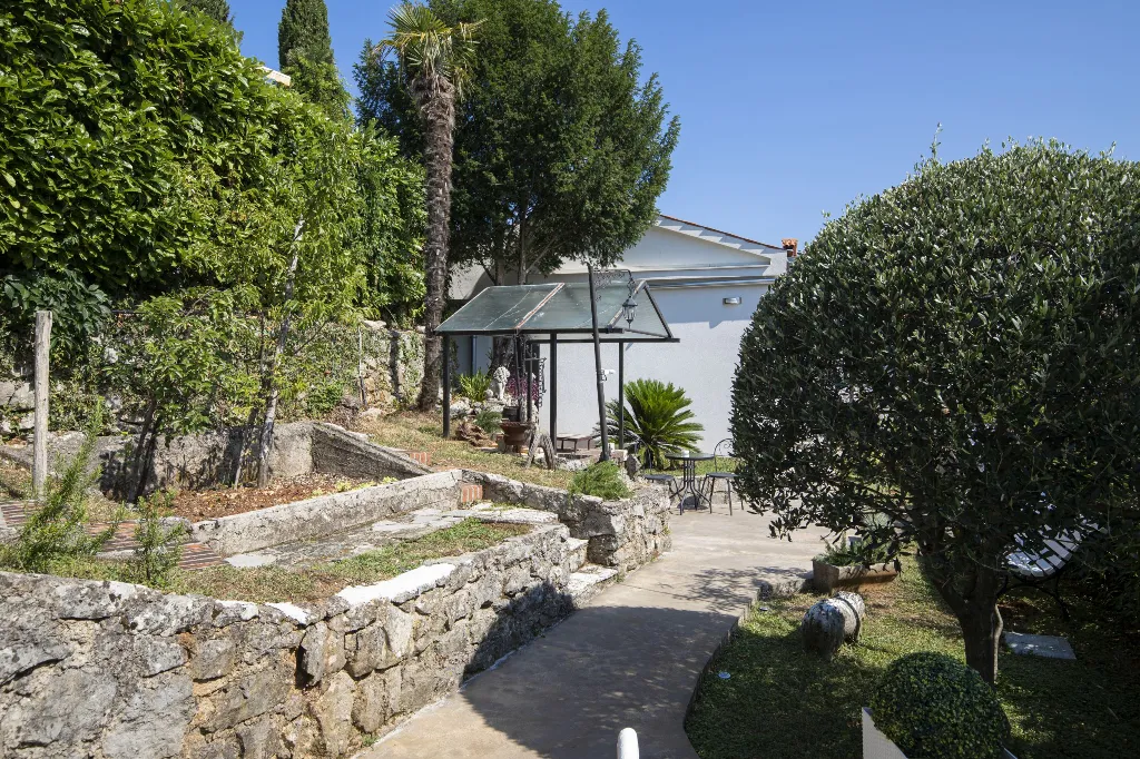 Studio Apartment in Ika for 2 Guests