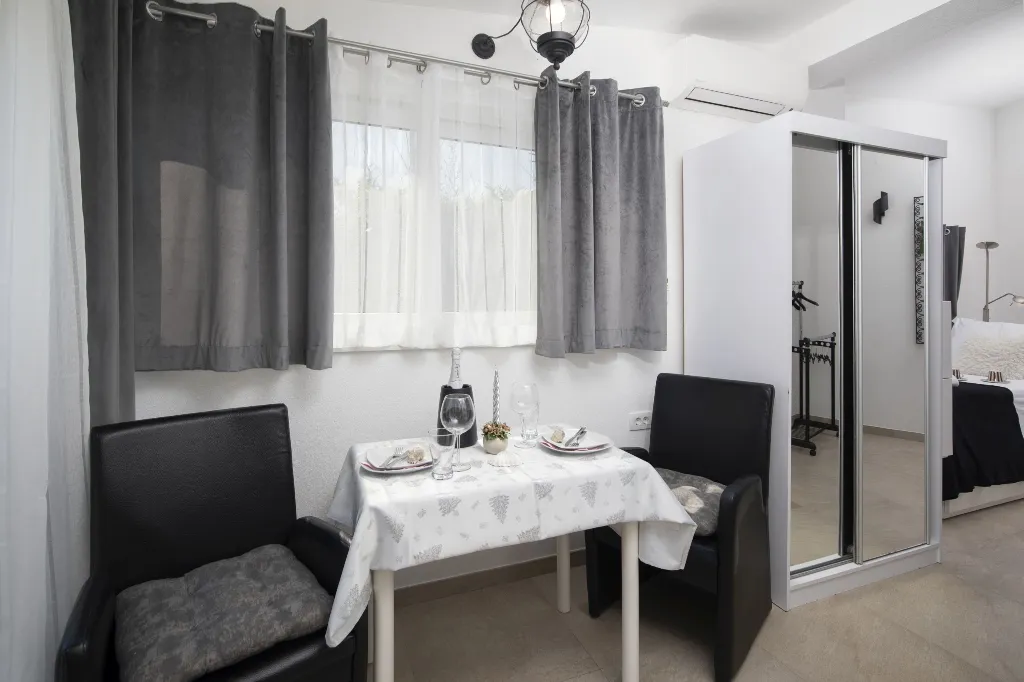 Studio Apartment in Ika for 2 Guests