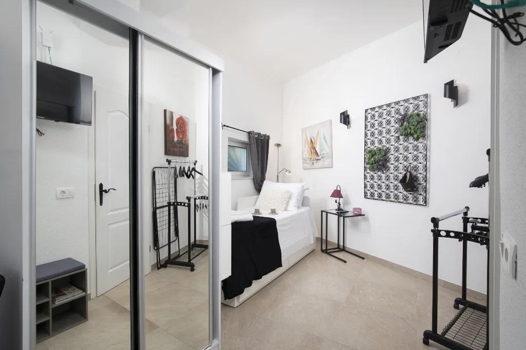 Studio Apartment in Ika for 2 Guests