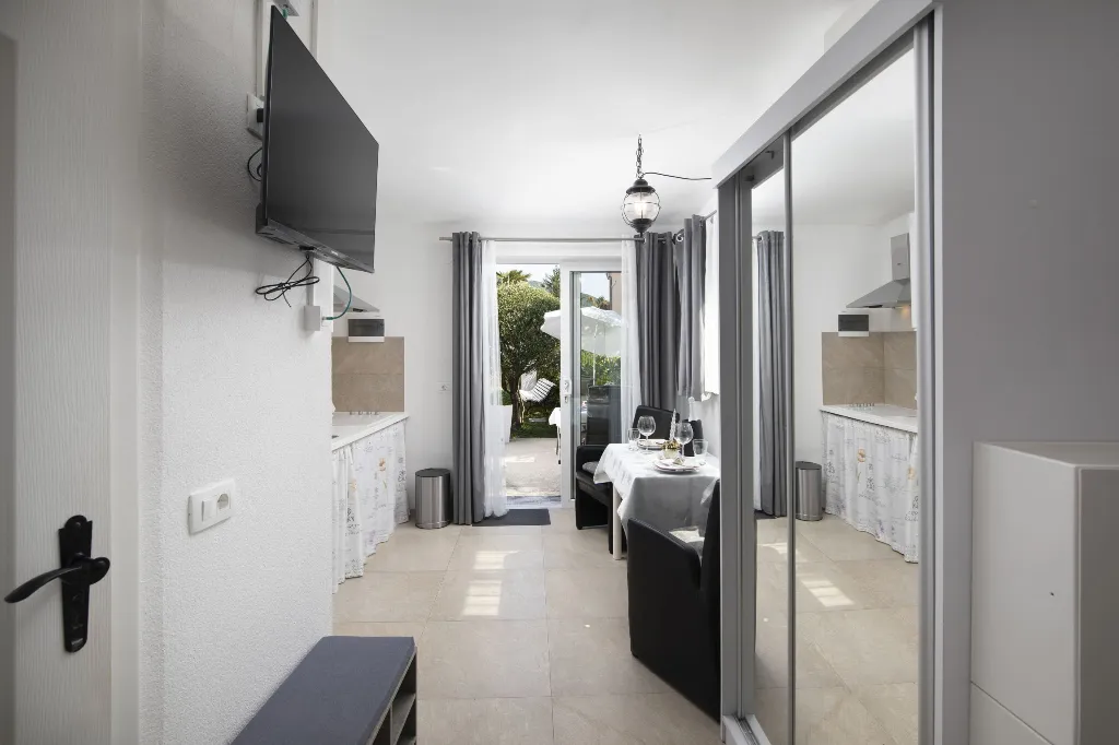 Studio Apartment in Ika for 2 Guests