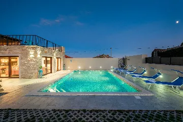 Villa in Pula with Private Heated Pool (Sleeps 12)