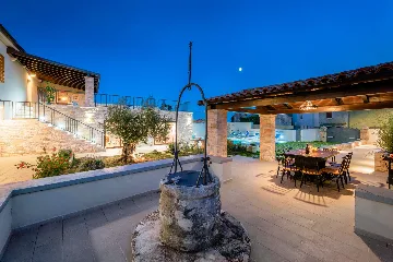 Villa in Pula with Private Heated Pool (Sleeps 12)