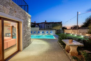 Villa in Pula with Private Heated Pool (Sleeps 12)