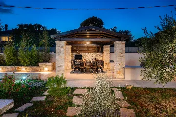 Villa in Pula with Private Heated Pool (Sleeps 12)