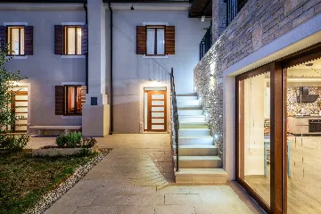 Villa in Pula with Private Heated Pool (Sleeps 12)