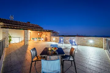 Villa in Pula with Private Heated Pool (Sleeps 12)