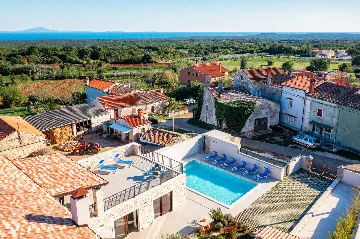Villa in Pula with Private Heated Pool (Sleeps 12)