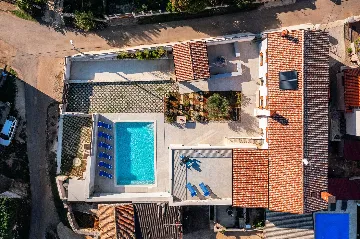 Villa in Pula with Private Heated Pool (Sleeps 12)